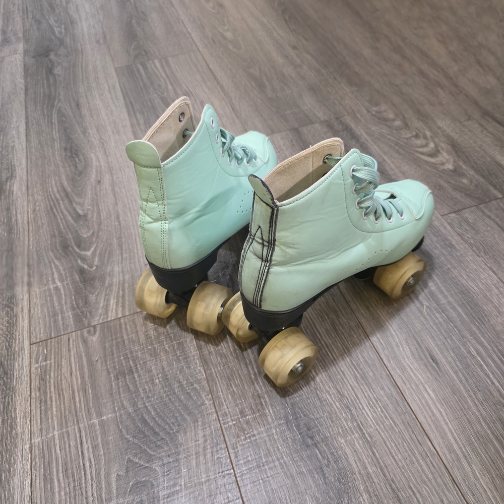 Mint Green Roller Skates for Women - Picture 4 of 6